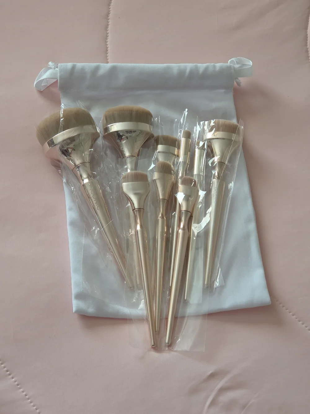 ICONIC London Gold 9 Pc Brush Set, New Pouch